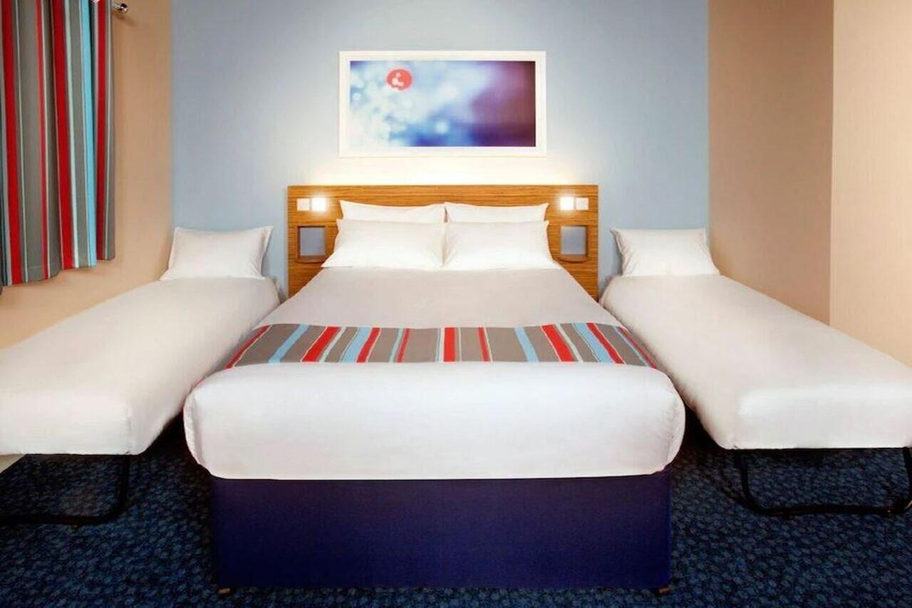 Travelodge Leatherhead Exterior foto